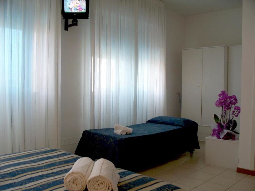 rooms-standard-room