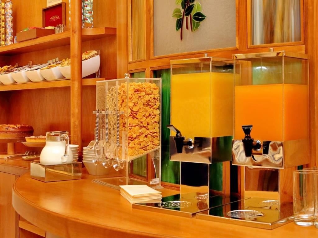 restaurants-breakfast-room