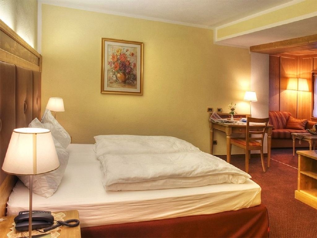 rooms-comfort-room-with-balcony