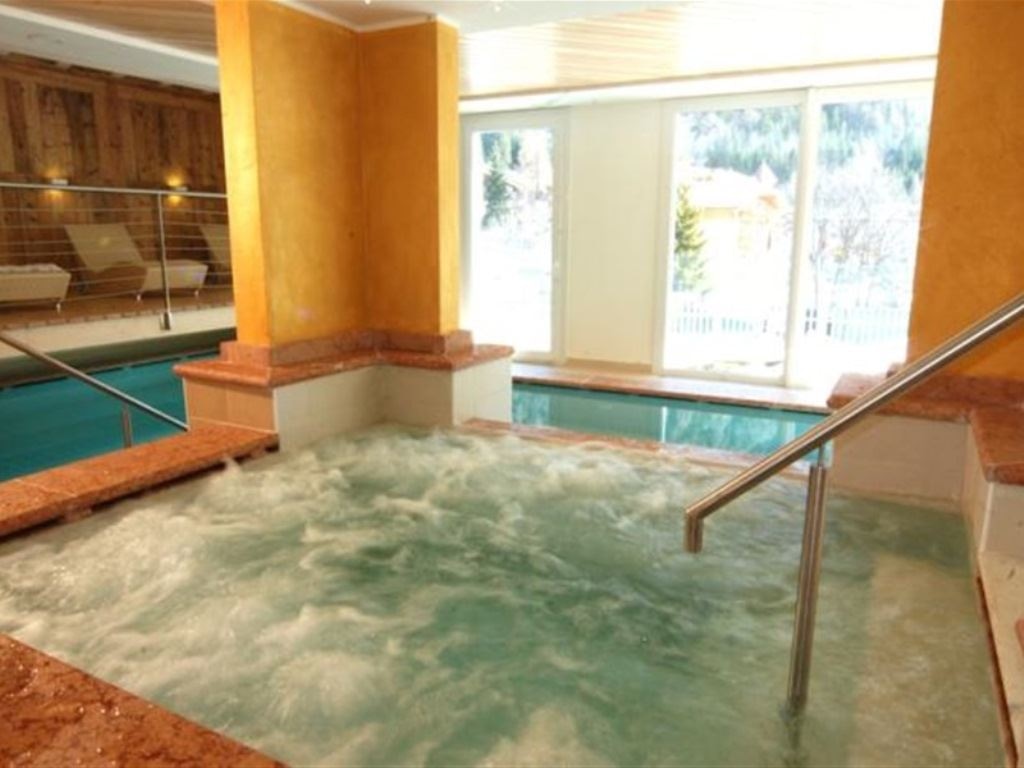 pools-indoor-pool
