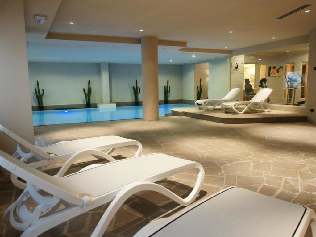 pools-indoor-pool