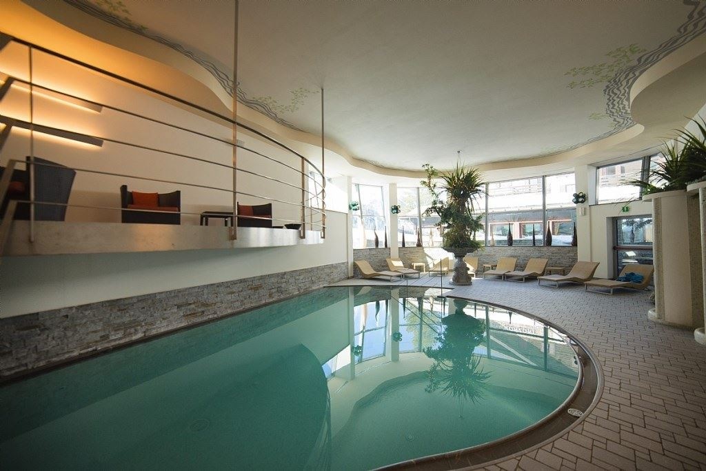 pools-indoor-pool