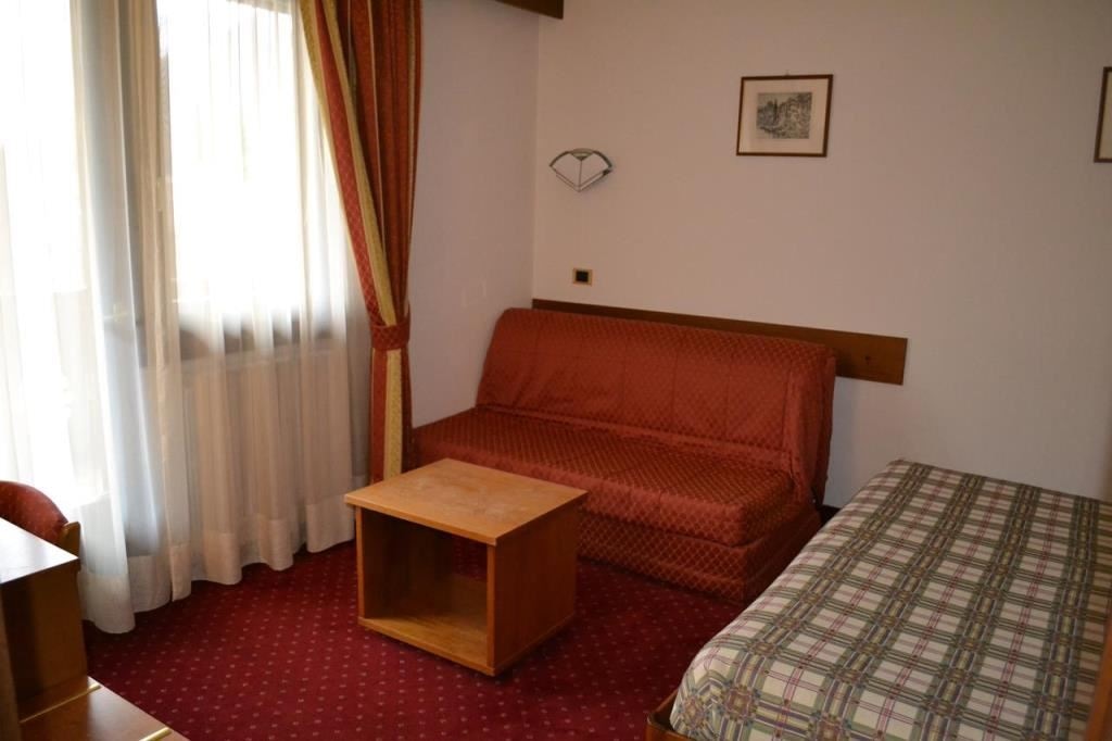 rooms-standard-room-with-balcony