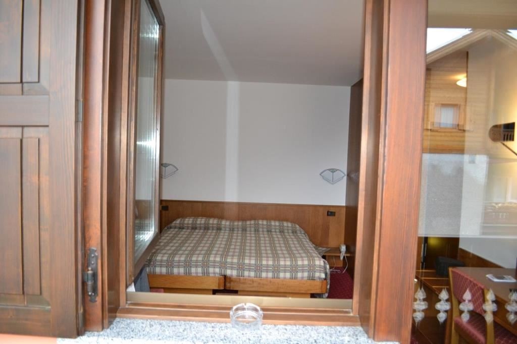 rooms-standard-room-with-balcony