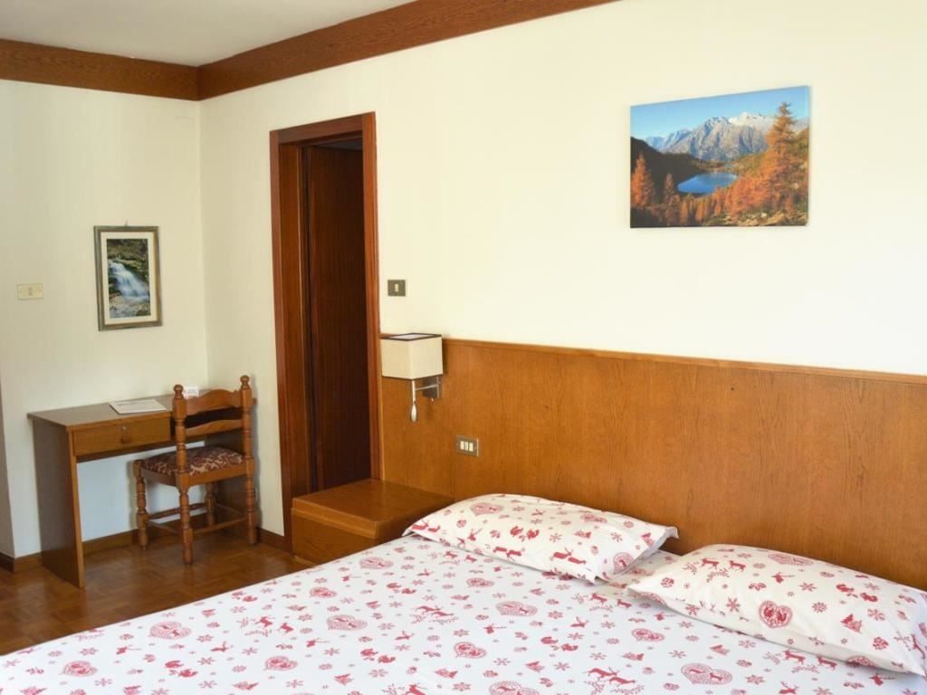 rooms-standard-double-room