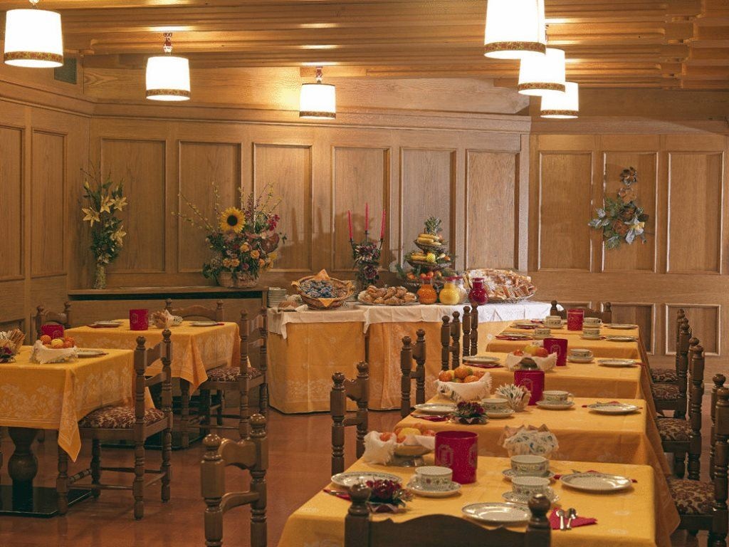 restaurants-restaurant
