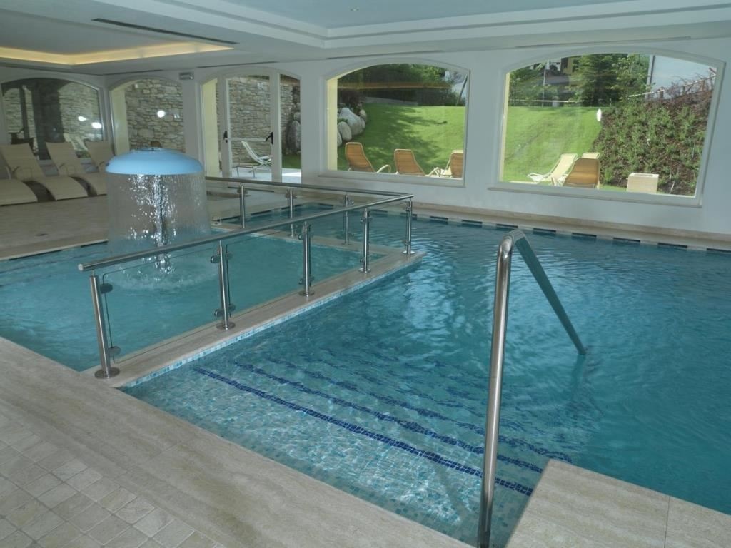 pools-indoor-pool