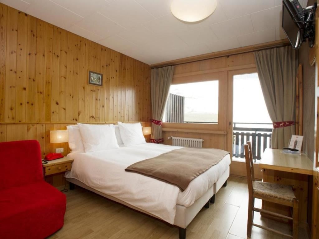 rooms-superior-room-with-balcony-single-use