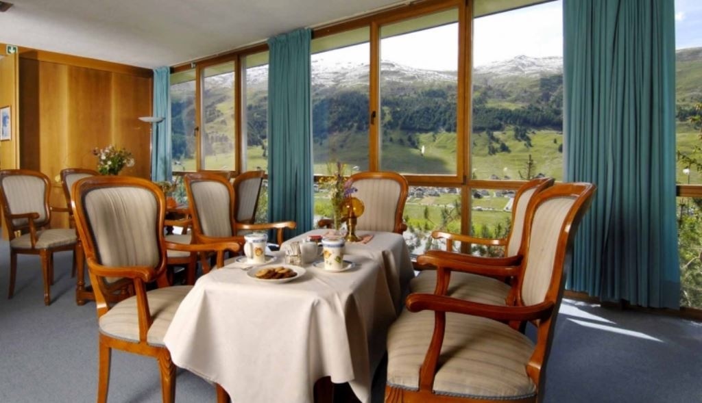 restaurants-restaurant