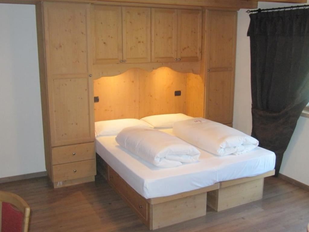 rooms-standard-room-ground-floor-with-family-week-special-offer