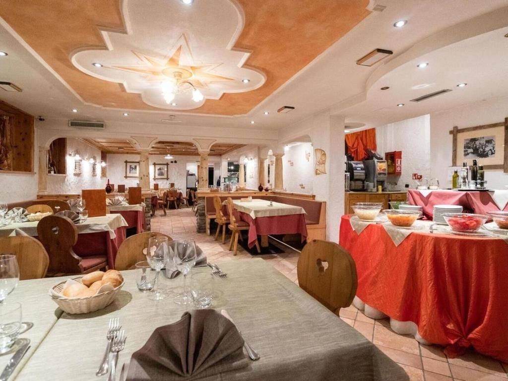 restaurants-restaurant