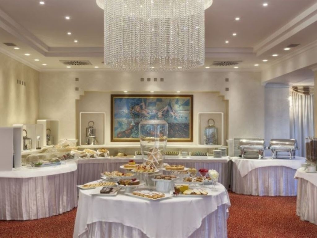 restaurants-restaurant