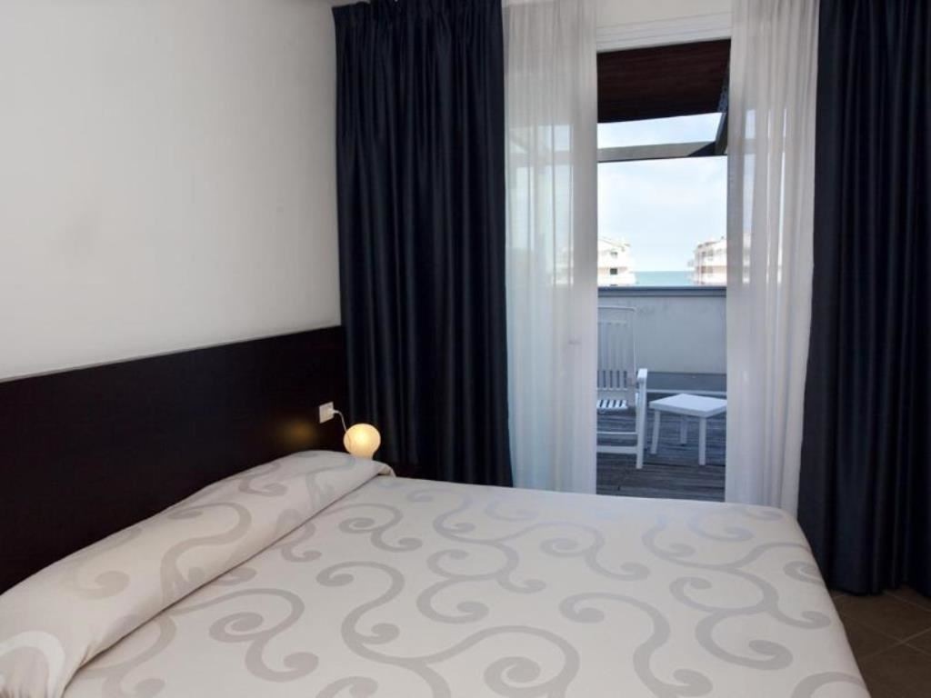 rooms-double-room-with-terrace