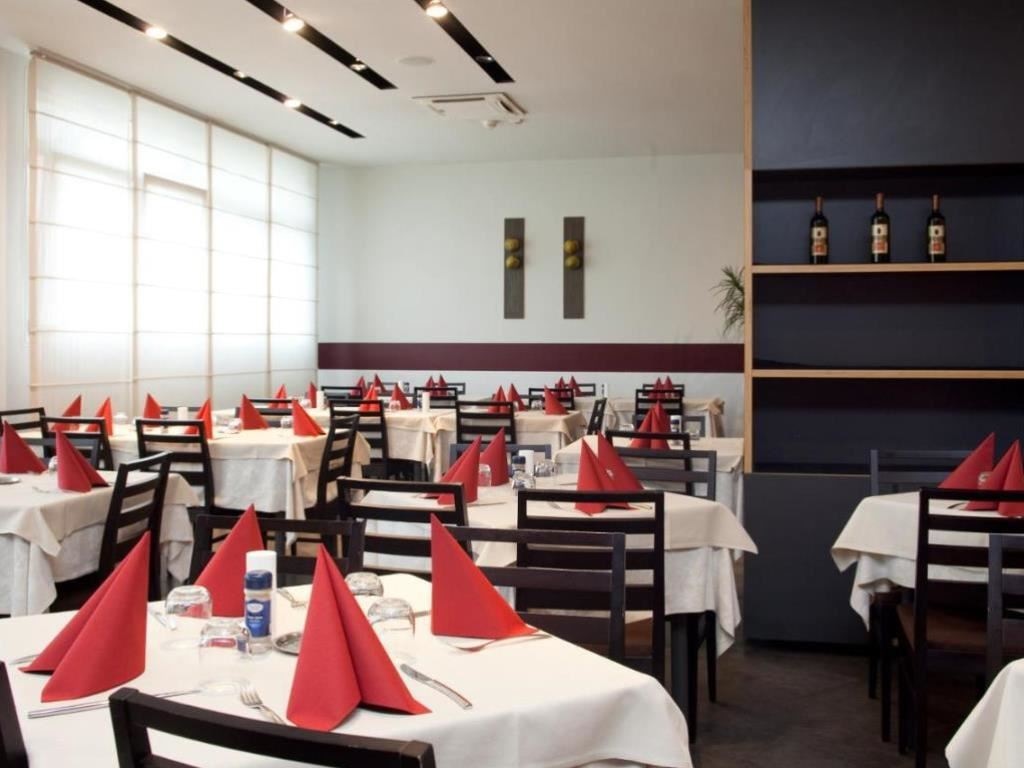 restaurants-restaurant