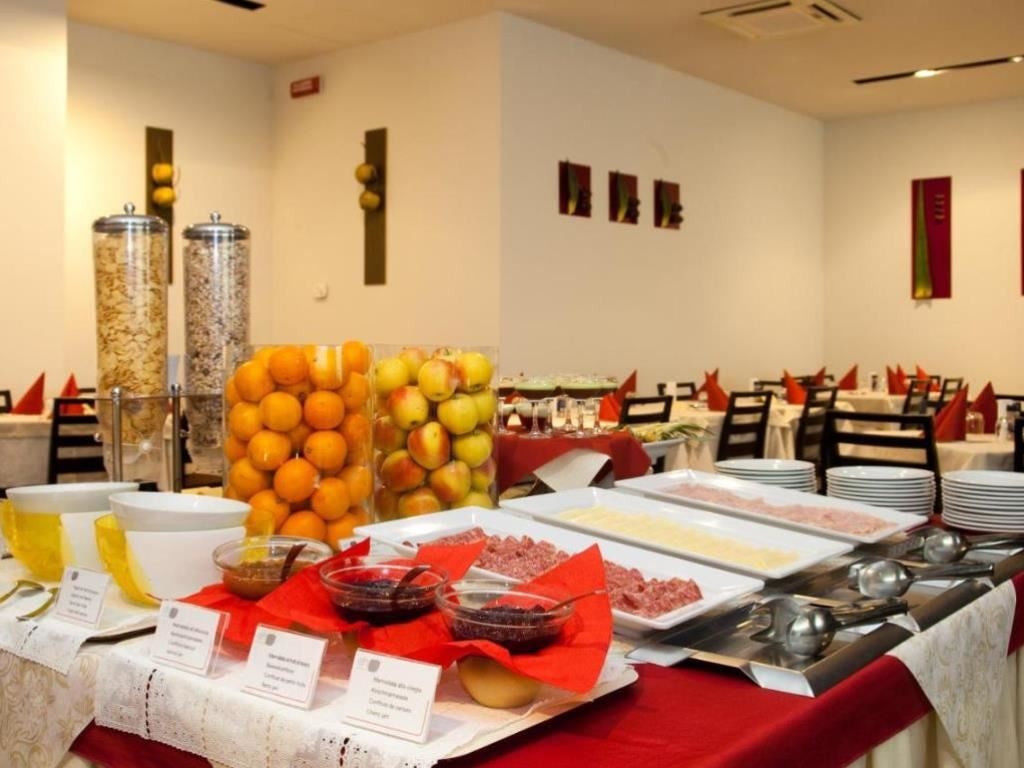 restaurants-restaurant