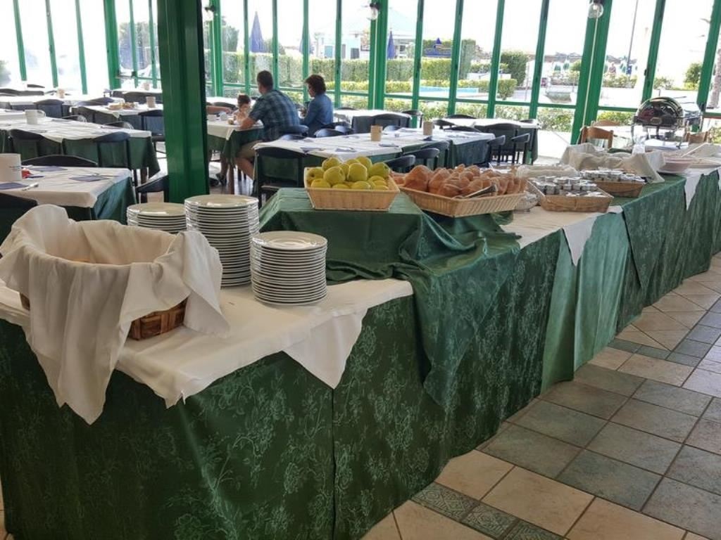 restaurants-restaurant