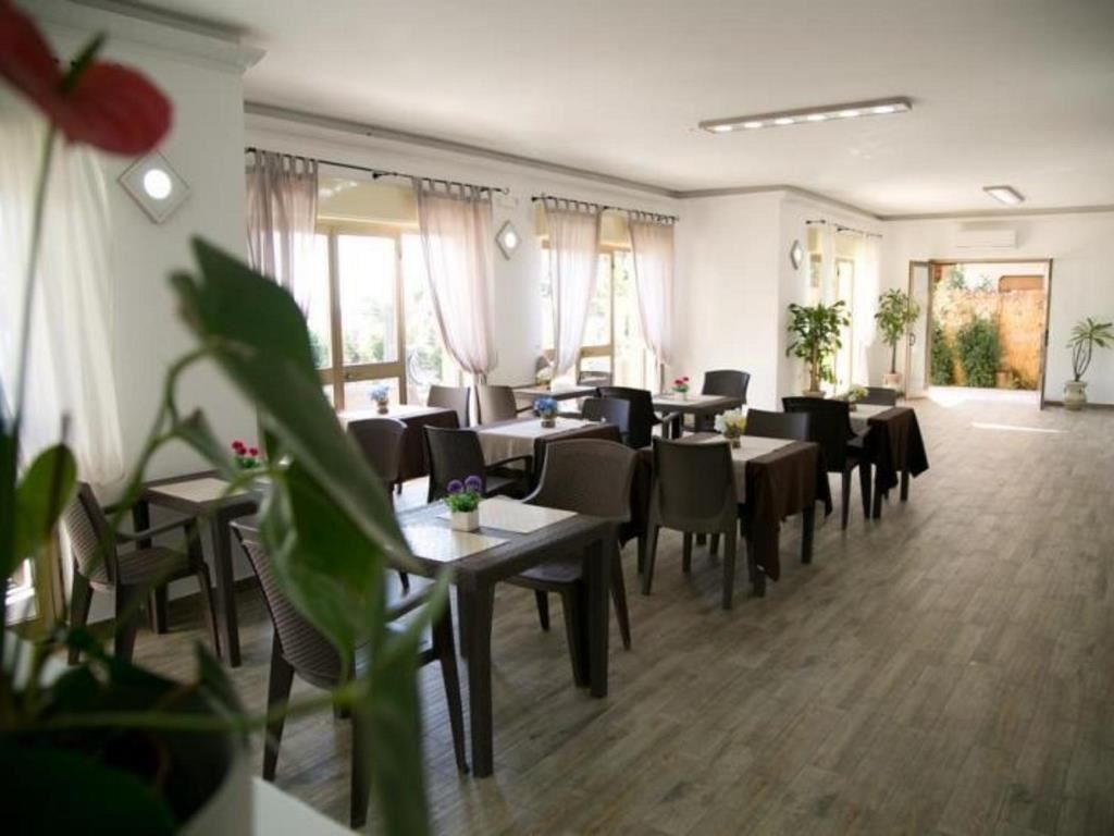 restaurants-restaurant