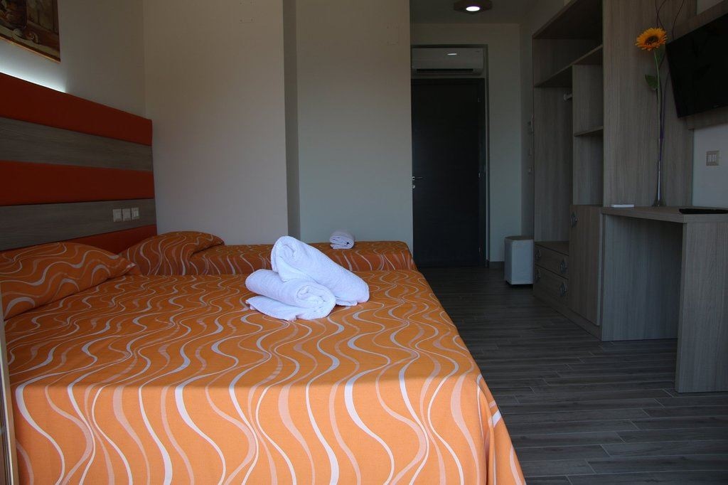 rooms-frontal-sea-view-room