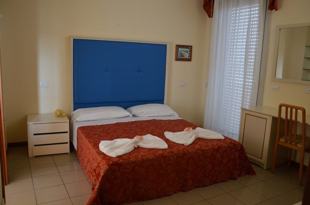 rooms-standard-room-with-balcony