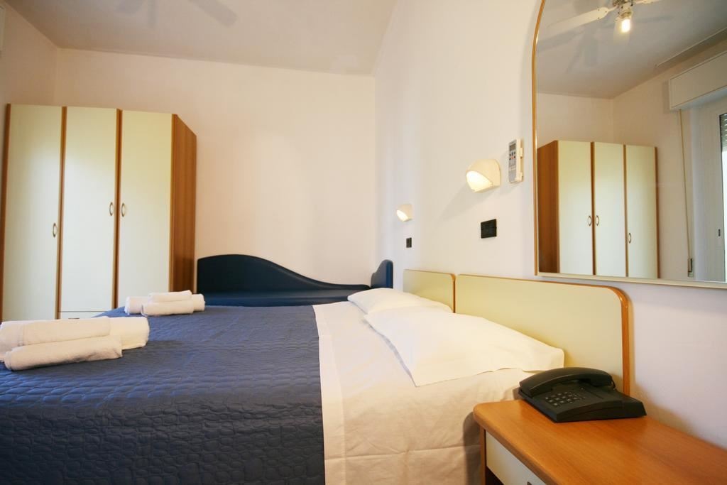 rooms-standard-room-with-balcony