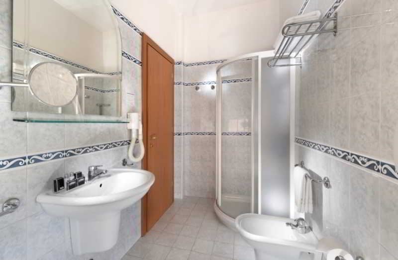 rooms-quadruple-standard