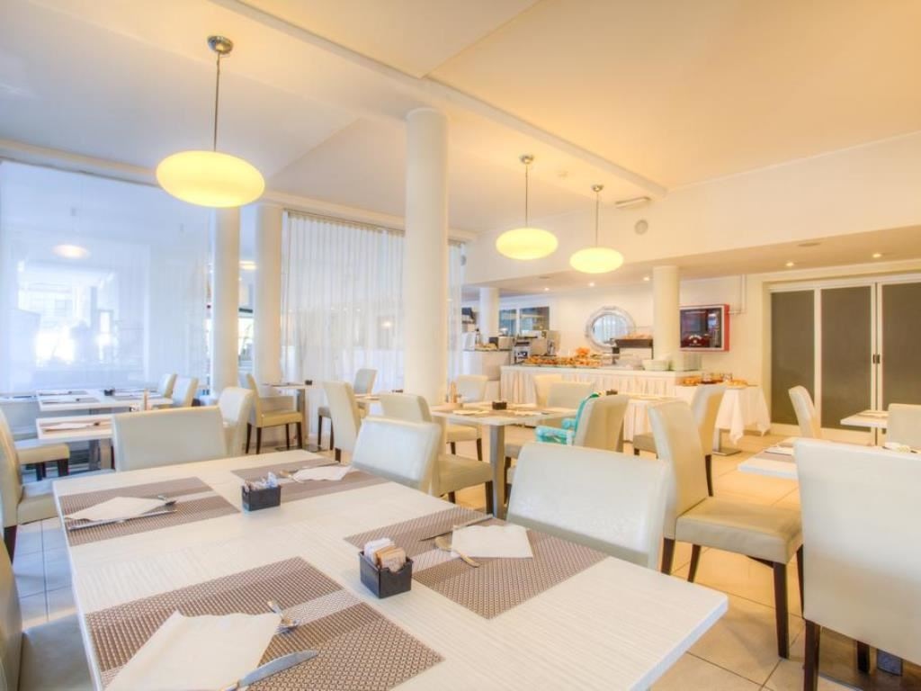 restaurants-restaurant