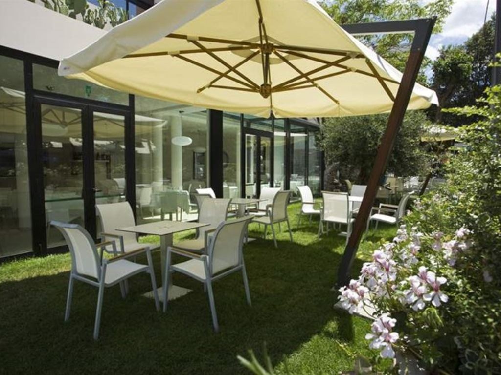 restaurants-restaurant