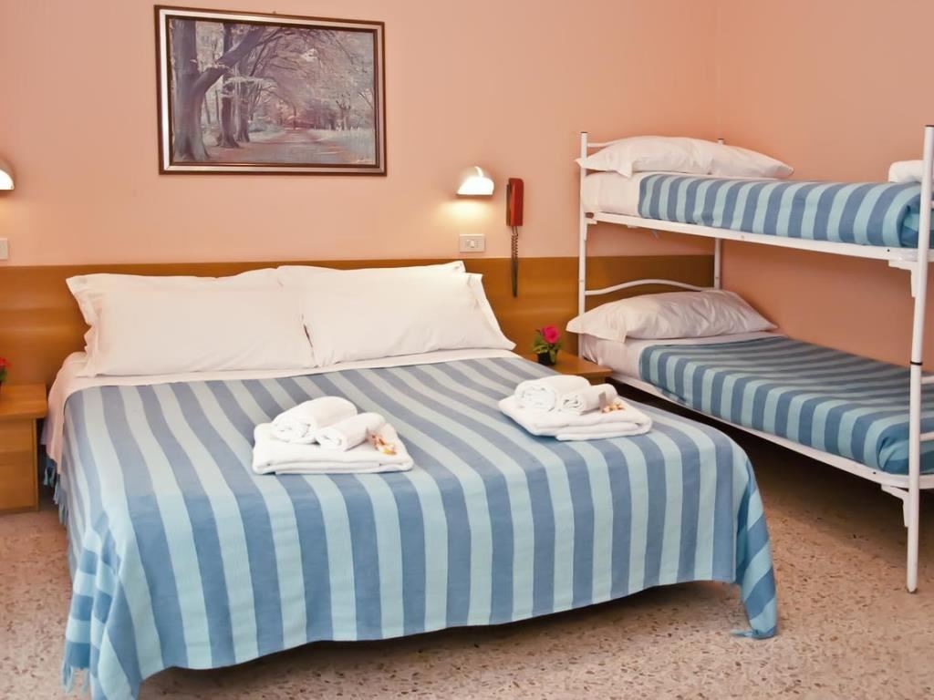 rooms-standard-room-with-balcony