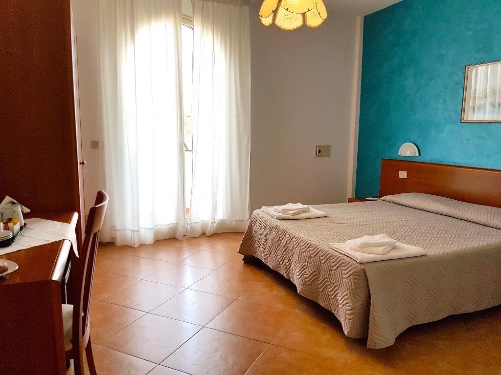 rooms-classic-room-balcony-or-terrace