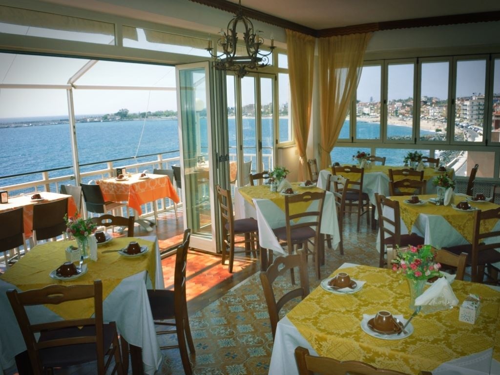 restaurants-bar