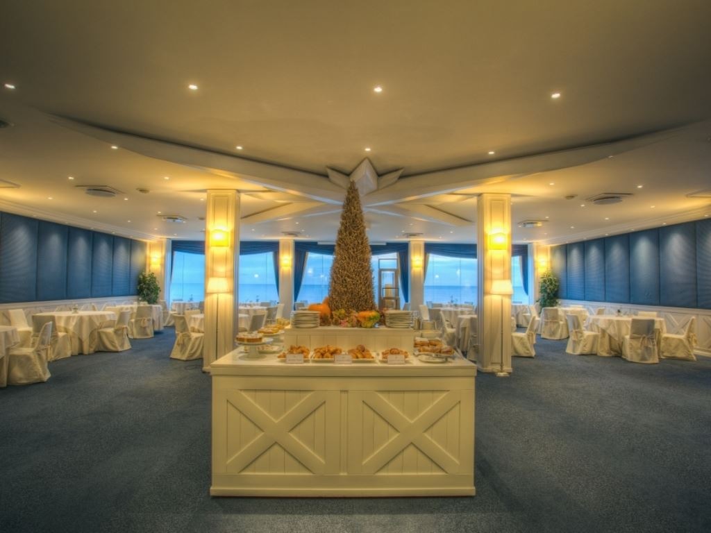 restaurants-restaurant