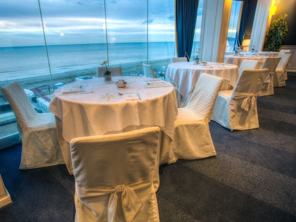 restaurants-restaurant