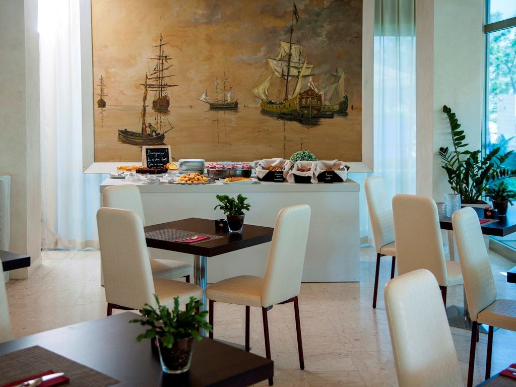 restaurants-restaurant