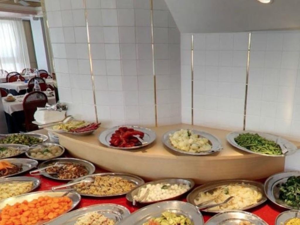 restaurants-restaurant