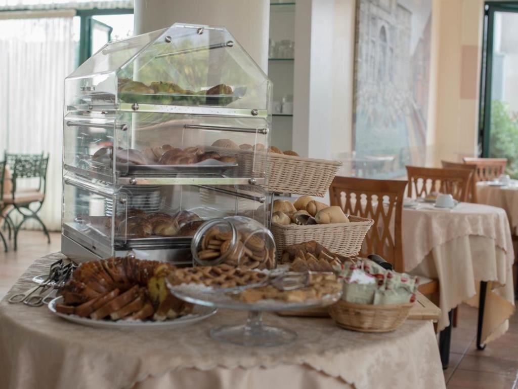 restaurants-breakfasat-room