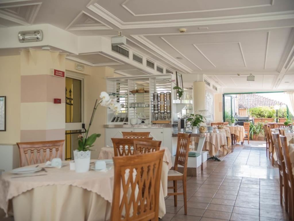 restaurants-breakfasat-room