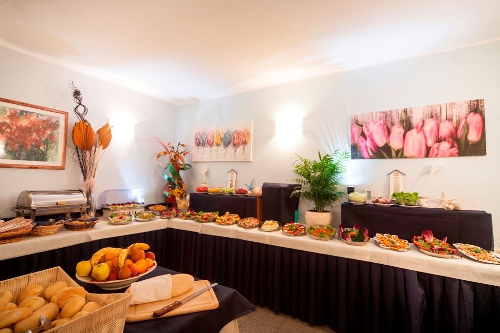 restaurants-restaurant