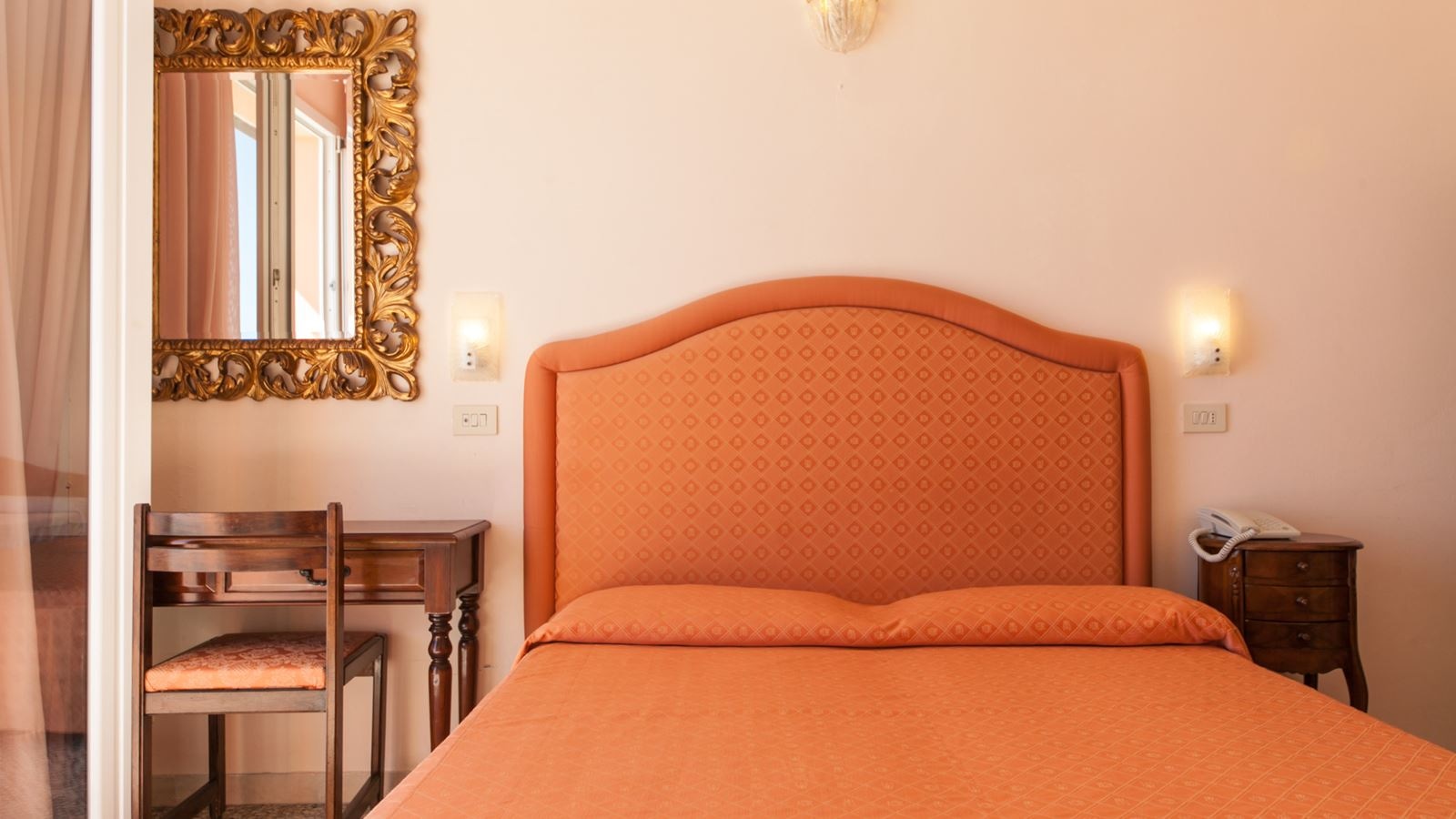 rooms-economy-room-with-balcony