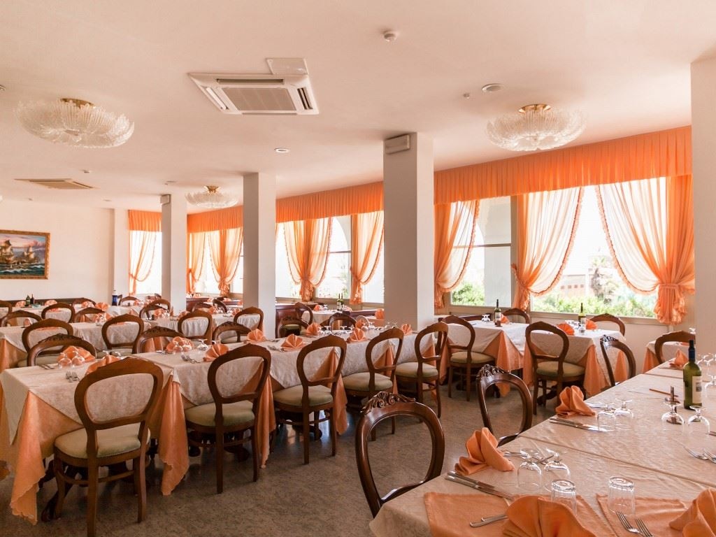 restaurants-restaurant