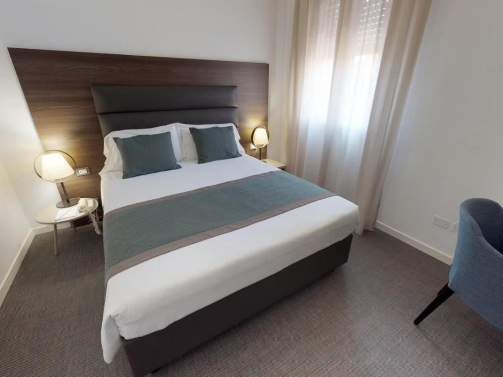 rooms-superior-room-partial-side-sea-view