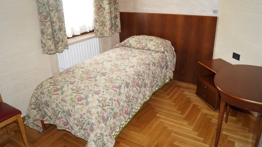 rooms-single-room