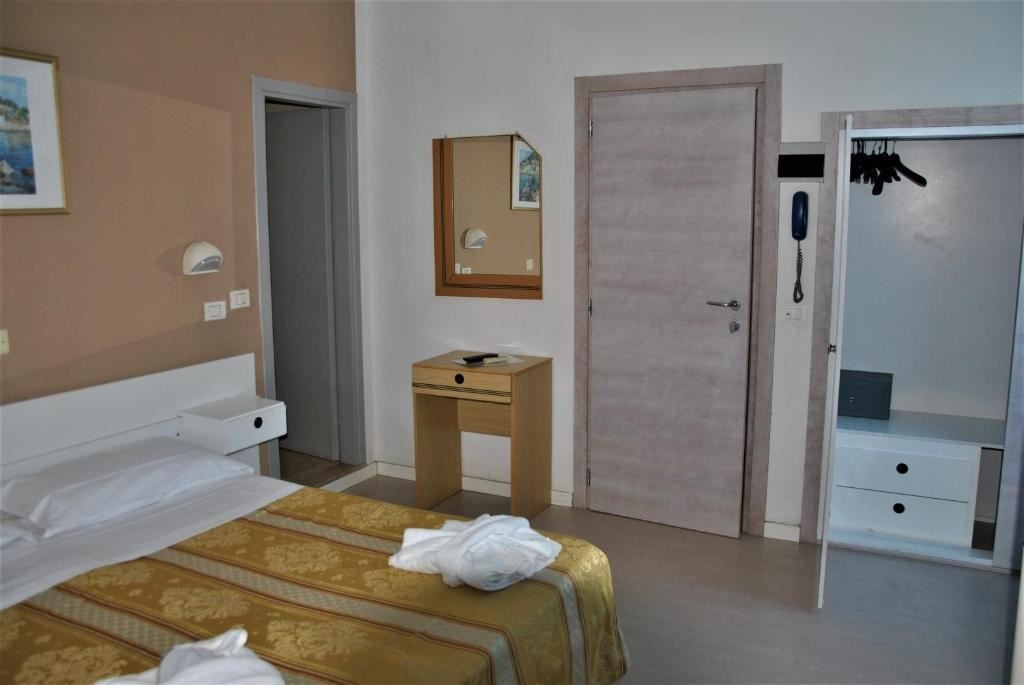 rooms-standard-room-with-family-plan-offer