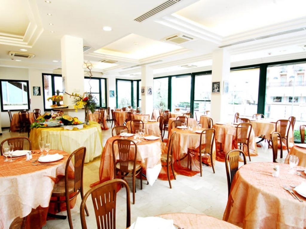 restaurants-restaurant