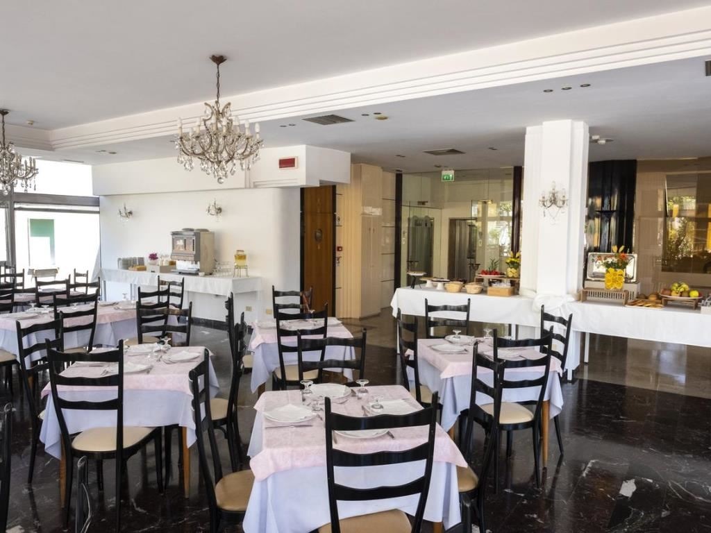 restaurants-restaurant