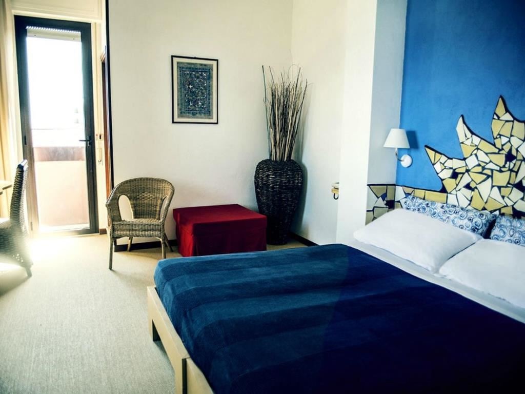 rooms-standard-room-with-balcony