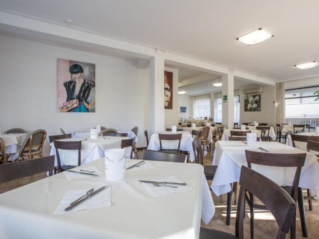 restaurants-restaurant