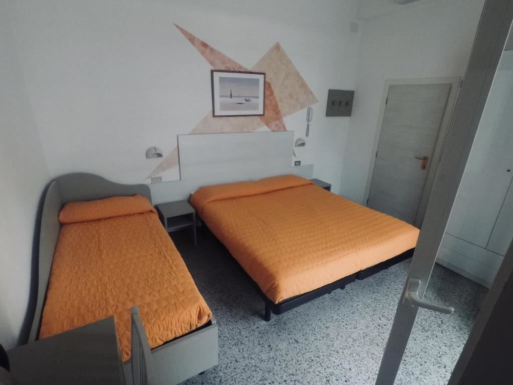 rooms-standard-room-with-balcony