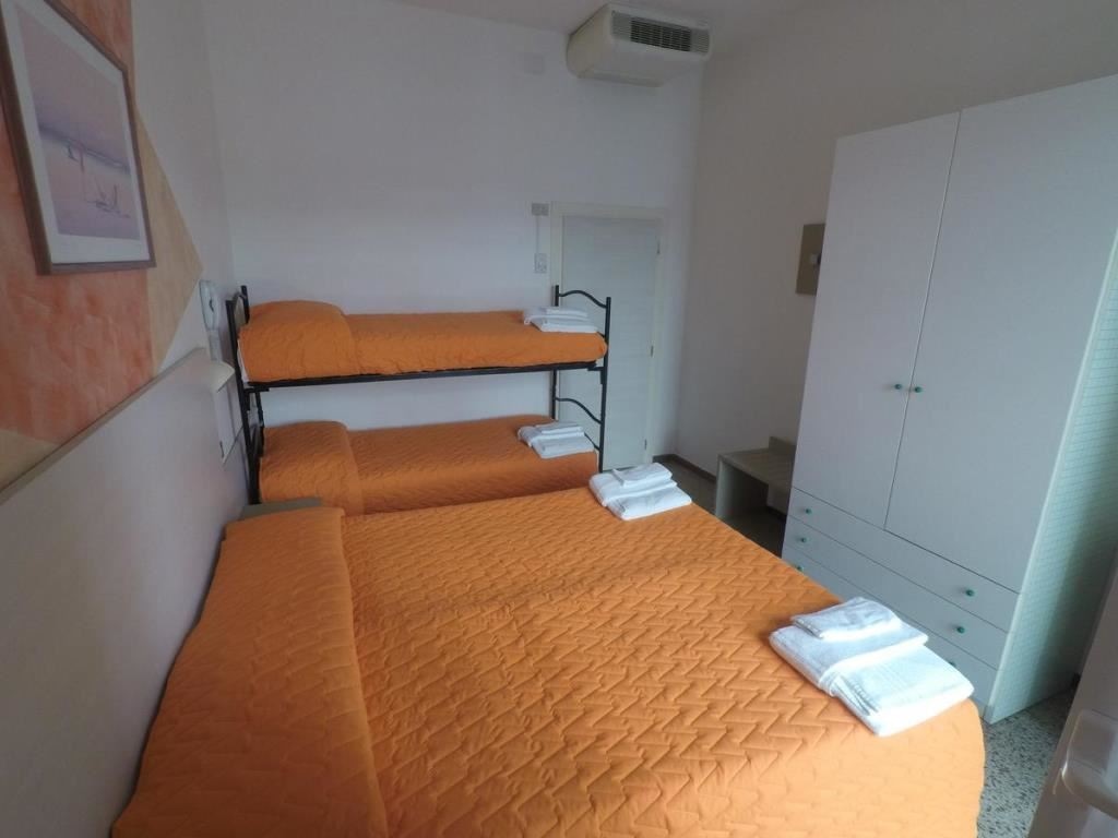 rooms-standard-room-with-balcony