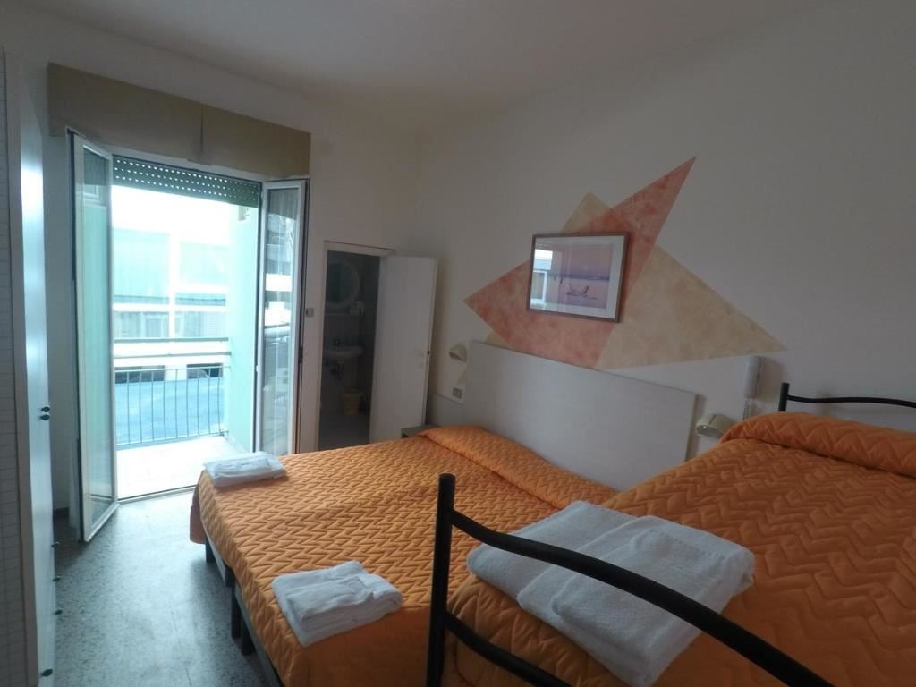 rooms-standard-room-with-balcony