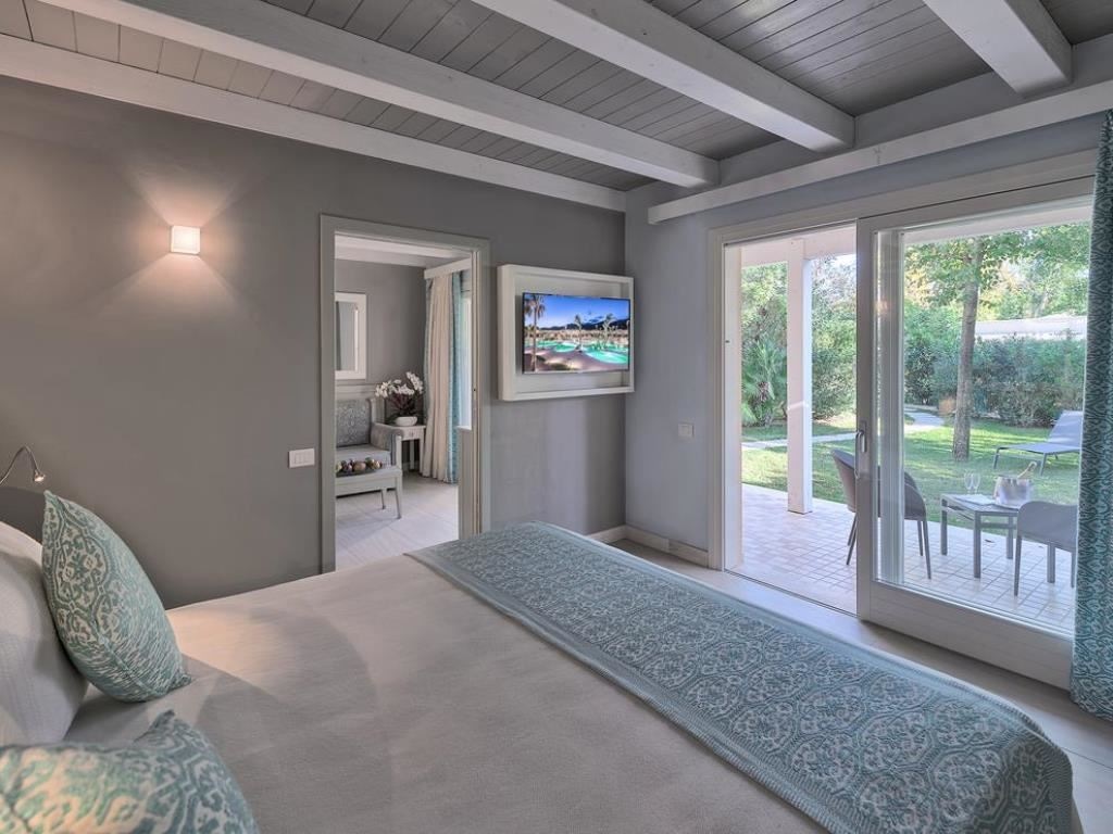 rooms-deluxe-family-bungalow-garden-view-with-patio